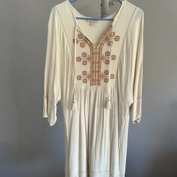 Embroidered Cream Dress - Picture 4 of 7